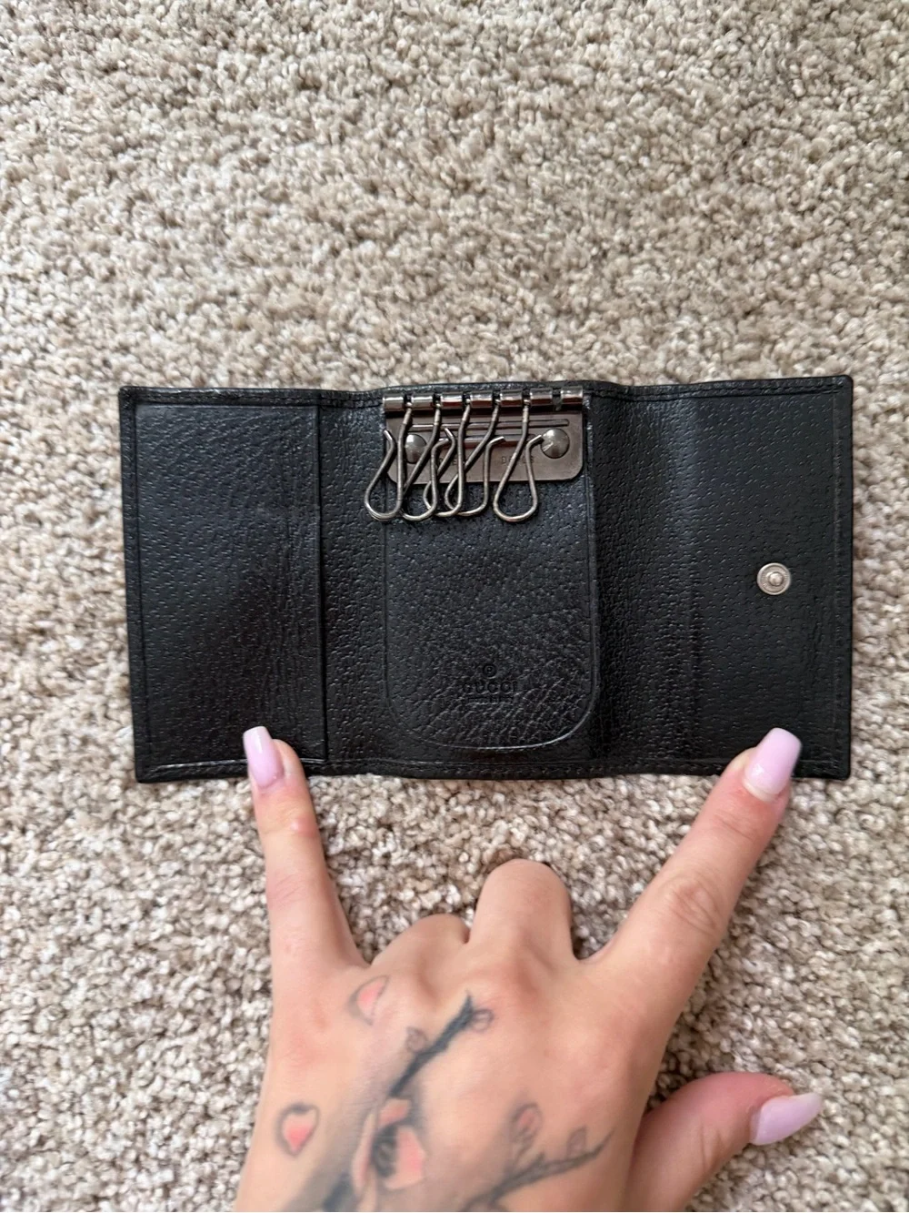 Vintage Gucci Black Leather 6-Key Holder Case Silver G Logo Made in Italy